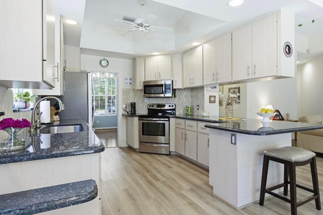 325 Kelsey Park Circle, Palm Beach Gardens, FL 33410