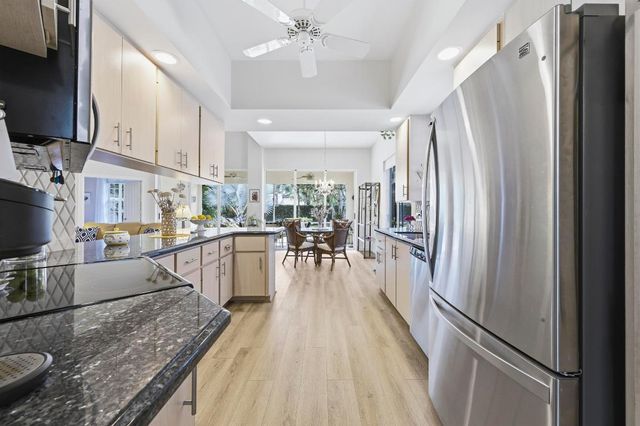 325 Kelsey Park Circle, Palm Beach Gardens, FL 33410