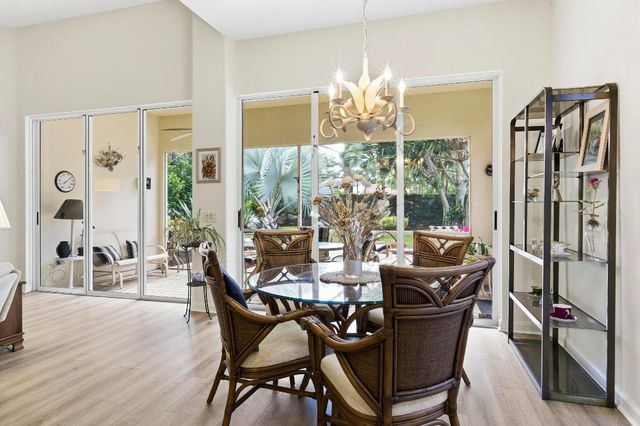 325 Kelsey Park Circle, Palm Beach Gardens, FL 33410