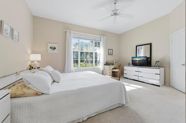 325 Kelsey Park Circle, Palm Beach Gardens, FL 33410