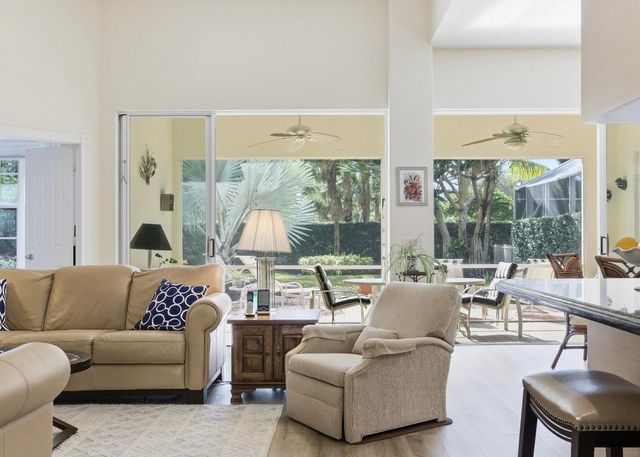 325 Kelsey Park Circle, Palm Beach Gardens, FL 33410