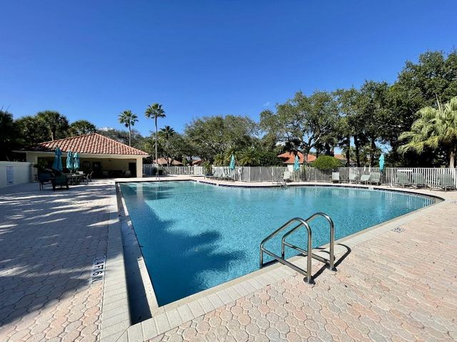 325 Kelsey Park Circle, Palm Beach Gardens, FL 33410