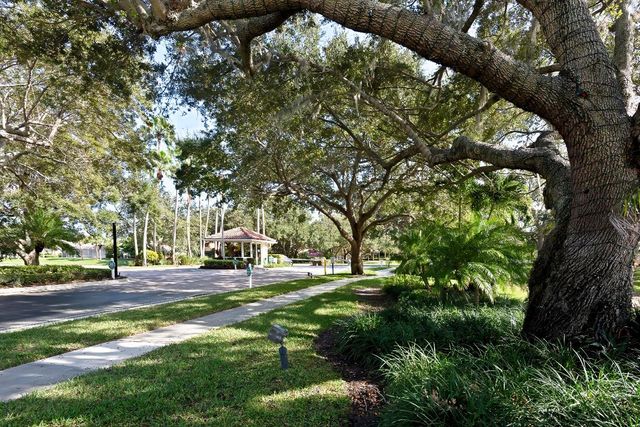 325 Kelsey Park Circle, Palm Beach Gardens, FL 33410