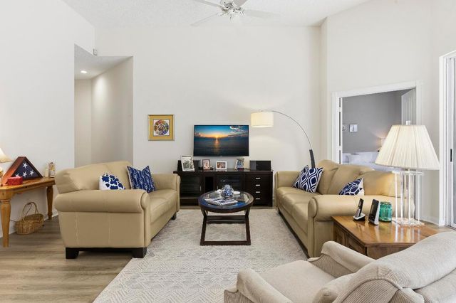 325 Kelsey Park Circle, Palm Beach Gardens, FL 33410