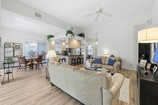 325 Kelsey Park Circle, Palm Beach Gardens, FL 33410