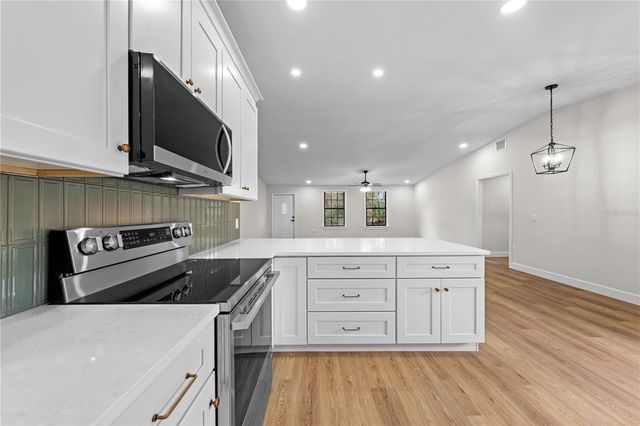 5824 DEASE RD, St Cloud, FL 34771