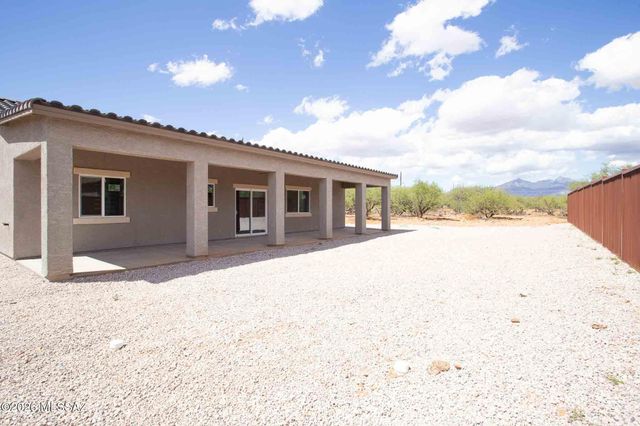 21 Via Inglaterra Court, Rio Rico, AZ 85648