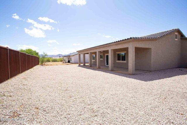 21 Via Inglaterra Court, Rio Rico, AZ 85648