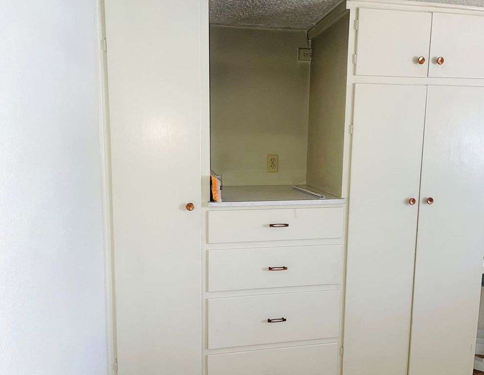 Image 6 of property listing at 2537 W Ave K A, San Angelo, TX 76901