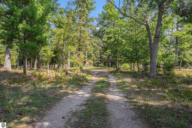 5760 W Crystal View Road, Glen Arbor, MI 49636