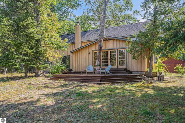 5760 W Crystal View Road, Glen Arbor, MI 49636