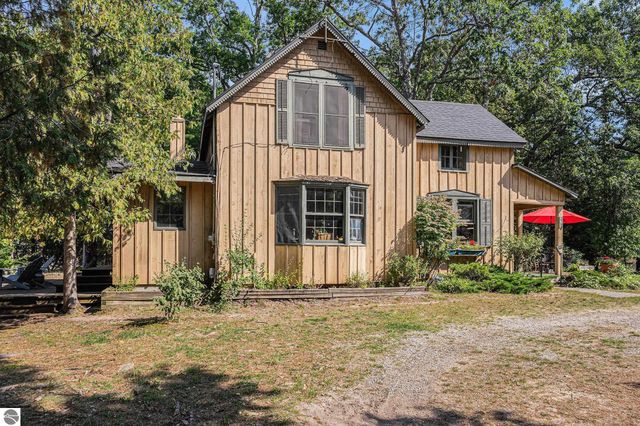 5760 W Crystal View Road, Glen Arbor, MI 49636