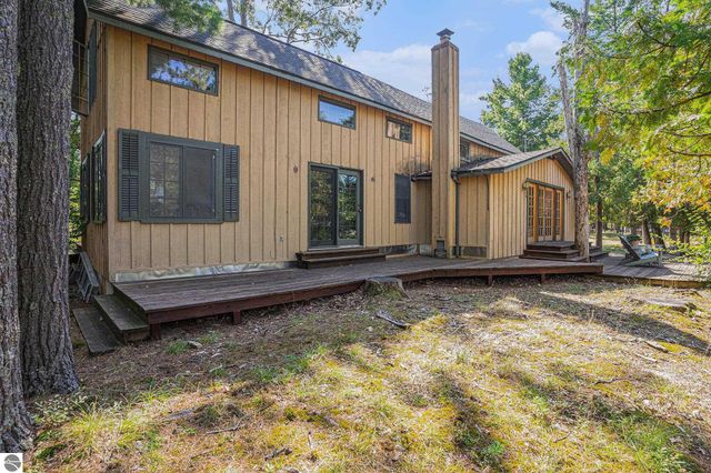 5760 W Crystal View Road, Glen Arbor, MI 49636