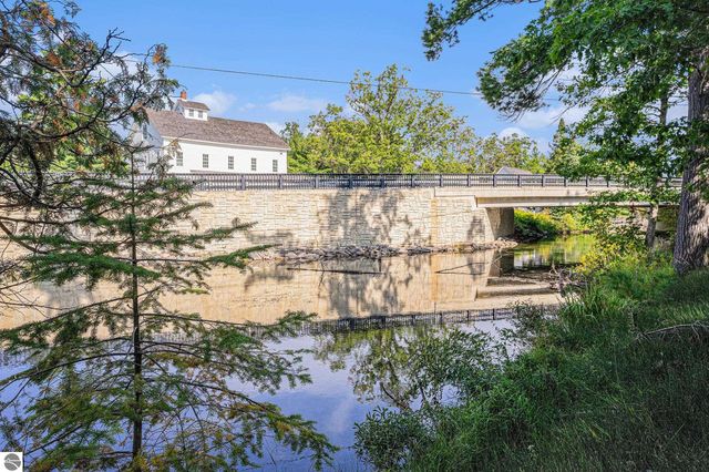 5760 W Crystal View Road, Glen Arbor, MI 49636