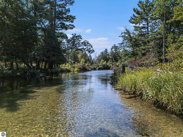 5760 W Crystal View Road, Glen Arbor, MI 49636