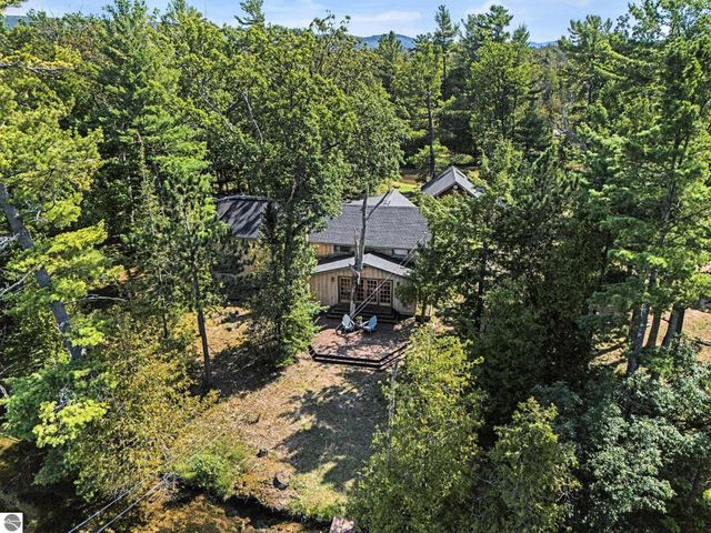 5760 W Crystal View Road, Glen Arbor, MI 49636