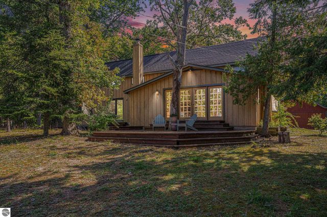 5760 W Crystal View Road, Glen Arbor, MI 49636