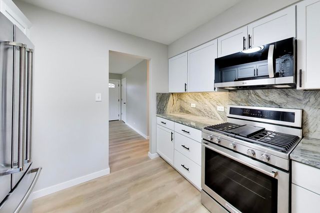 641 Lee Drive, Crystal Lake, IL 60014
