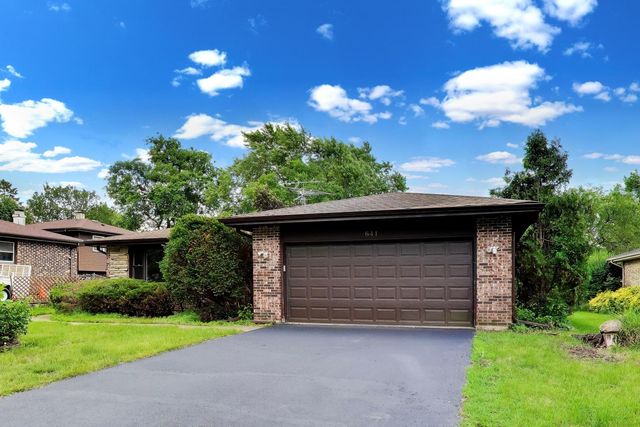 641 Lee Drive, Crystal Lake, IL 60014