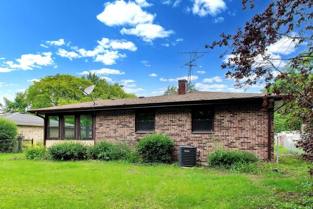 641 Lee Drive, Crystal Lake, IL 60014