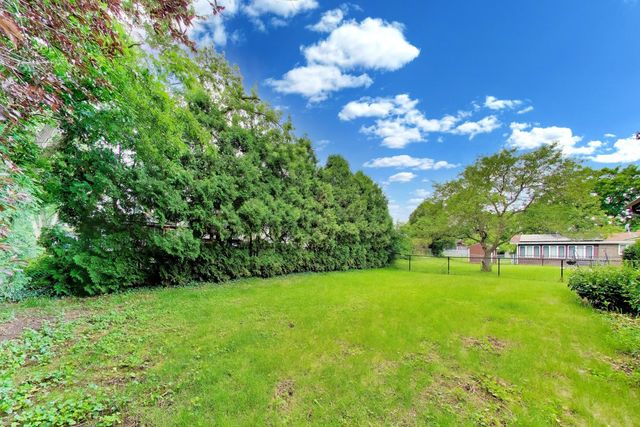 641 Lee Drive, Crystal Lake, IL 60014