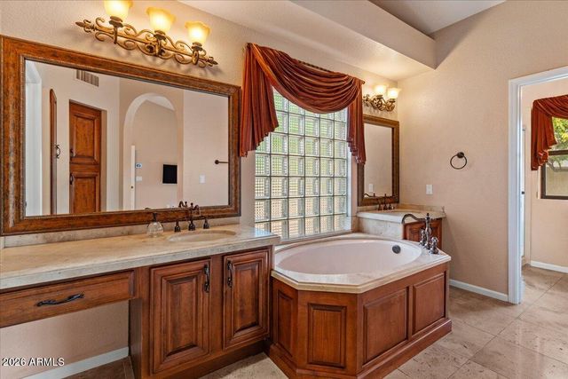 9616 N 27TH Street, Phoenix, AZ 85028