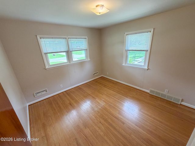 1813 Wesley Ave, Louisville, KY 40220