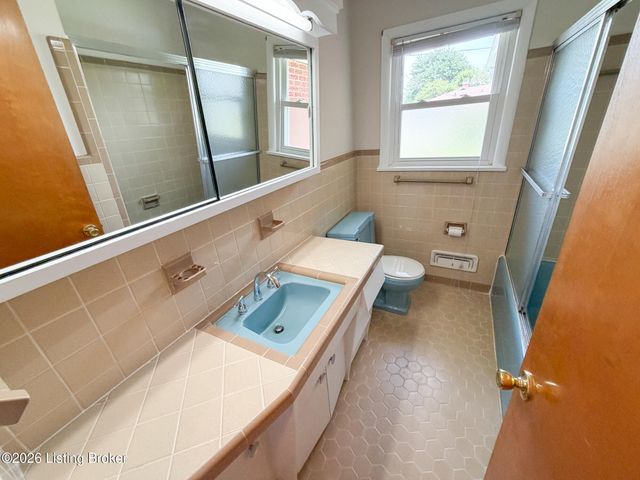 1813 Wesley Ave, Louisville, KY 40220