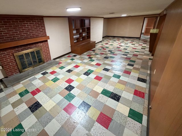 1813 Wesley Ave, Louisville, KY 40220