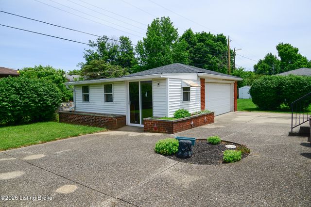 1813 Wesley Ave, Louisville, KY 40220
