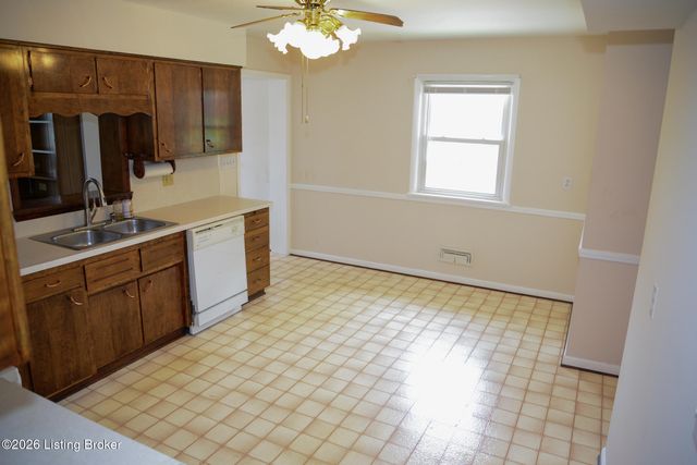 1813 Wesley Ave, Louisville, KY 40220