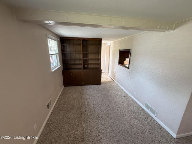 1813 Wesley Ave, Louisville, KY 40220