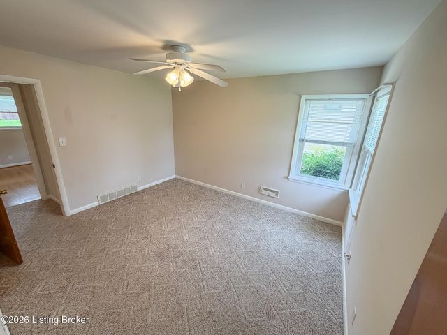 1813 Wesley Ave, Louisville, KY 40220