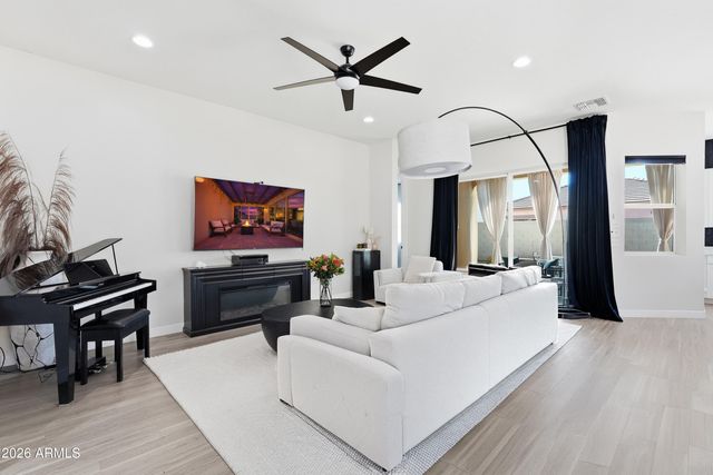 9463 E Theia Drive, Mesa, AZ 85212