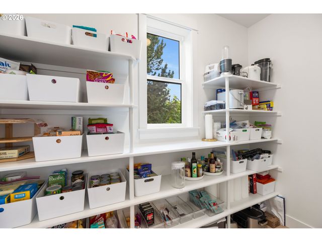 13076 Nw HARVEST St, Portland, OR 97229