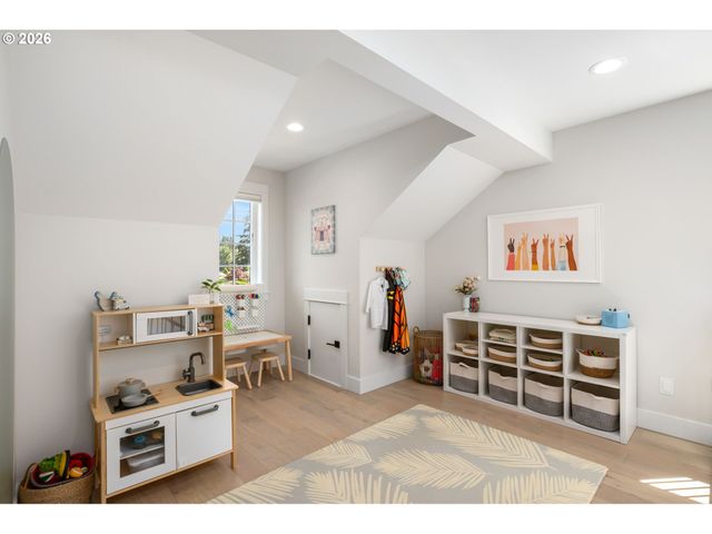 13076 Nw HARVEST St, Portland, OR 97229