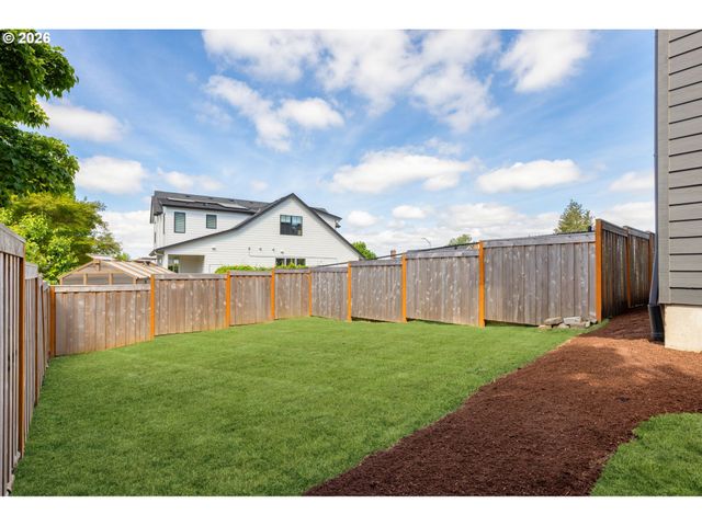 13076 Nw HARVEST St, Portland, OR 97229