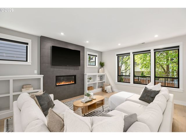 13076 Nw HARVEST St, Portland, OR 97229