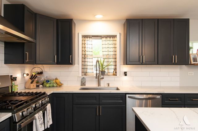 10715 S Lawndale Avenue, Chicago, IL 60655