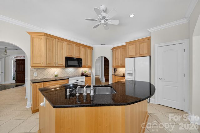 3574 Live Oaks Avenue, Terrell, NC 28682