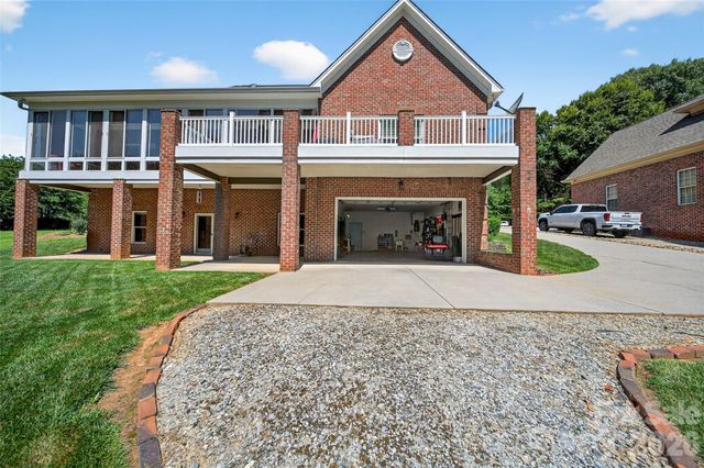 3574 Live Oaks Avenue, Terrell, NC 28682