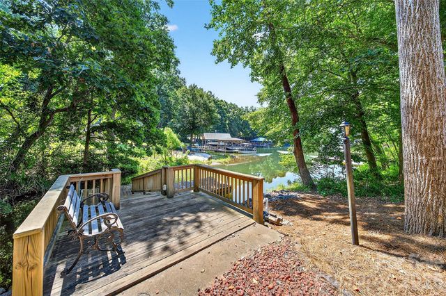 3574 Live Oaks Avenue, Terrell, NC 28682