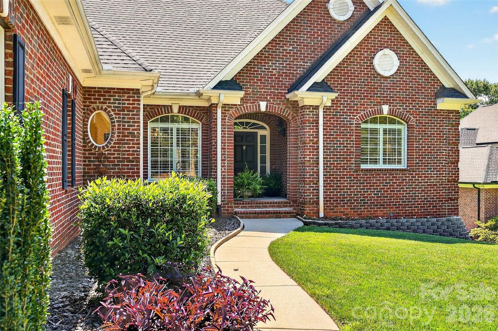 3574 Live Oaks Avenue, Terrell, NC 28682