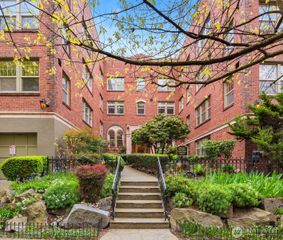 124 Warren Avenue N #302, Seattle, WA 98109