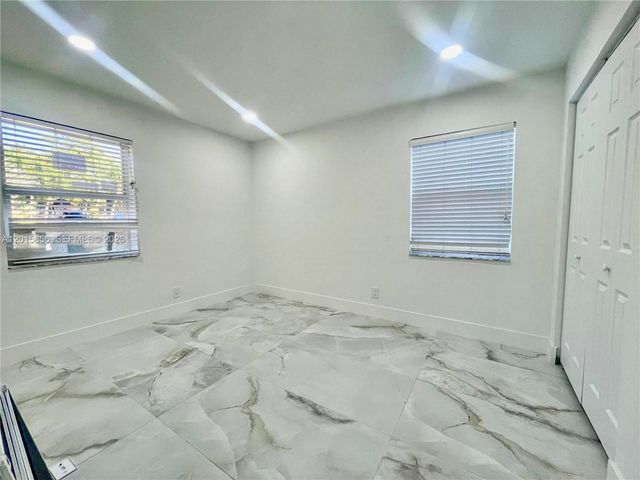 1649 NE 8th Ave, Fort Lauderdale, FL 33305