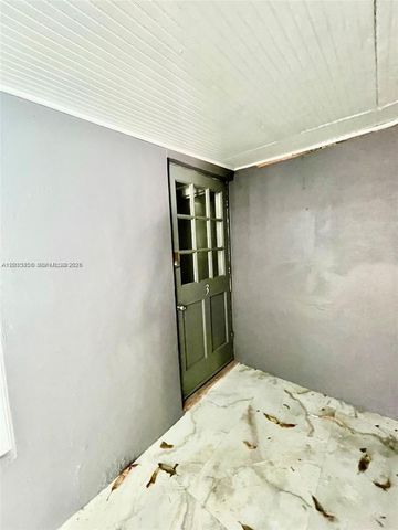 1649 NE 8th Ave, Fort Lauderdale, FL 33305