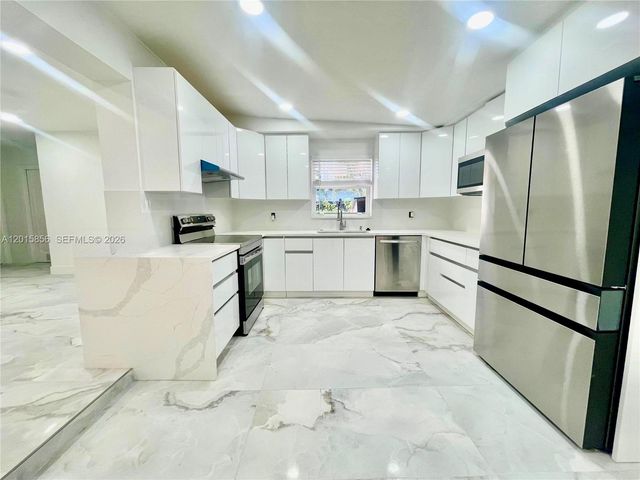 1649 NE 8th Ave, Fort Lauderdale, FL 33305