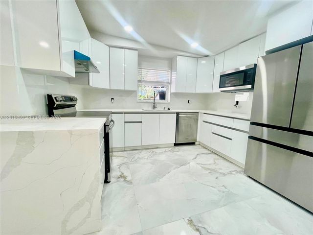 1649 NE 8th Ave, Fort Lauderdale, FL 33305