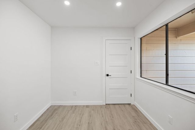 7211 Lakewood DR C111, Austin, TX 78750