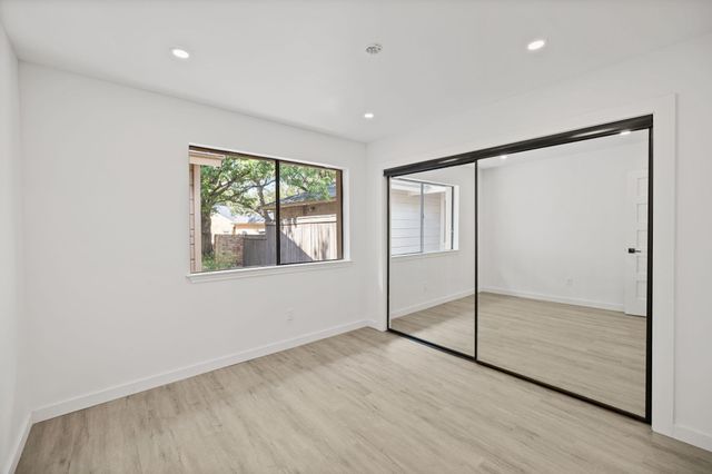 7211 Lakewood DR C111, Austin, TX 78750